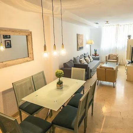 Grande Apartamento Familiar Seville Exterior photo